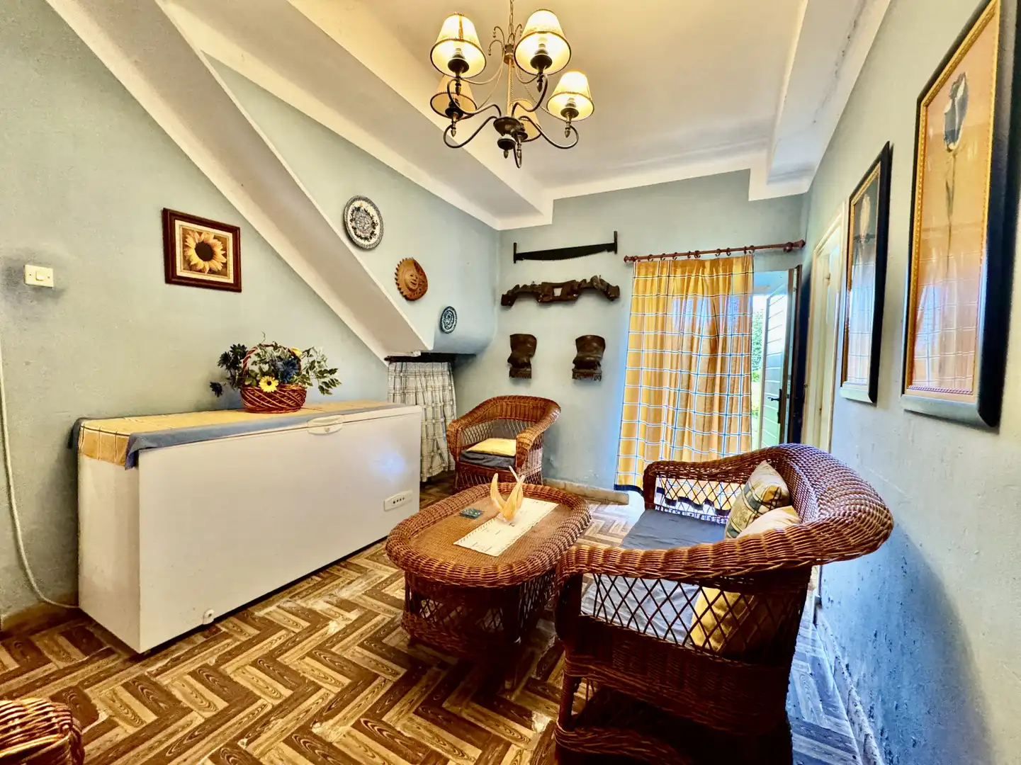 Sala de estar de Casa adosada en venta en Molledo con Parquet, Terraza y Amueblado