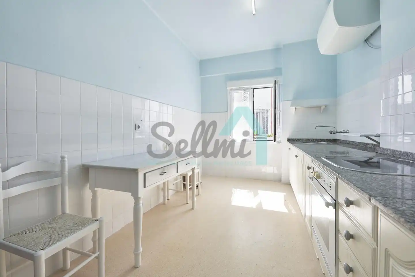 Kitchen of Flat for rent in Gijón   with Furnished