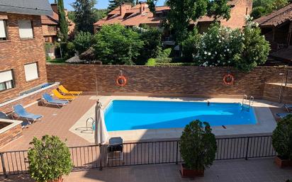 Schwimmbecken von Wohnung miete in Majadahonda mit Klimaanlage und Schwimmbad