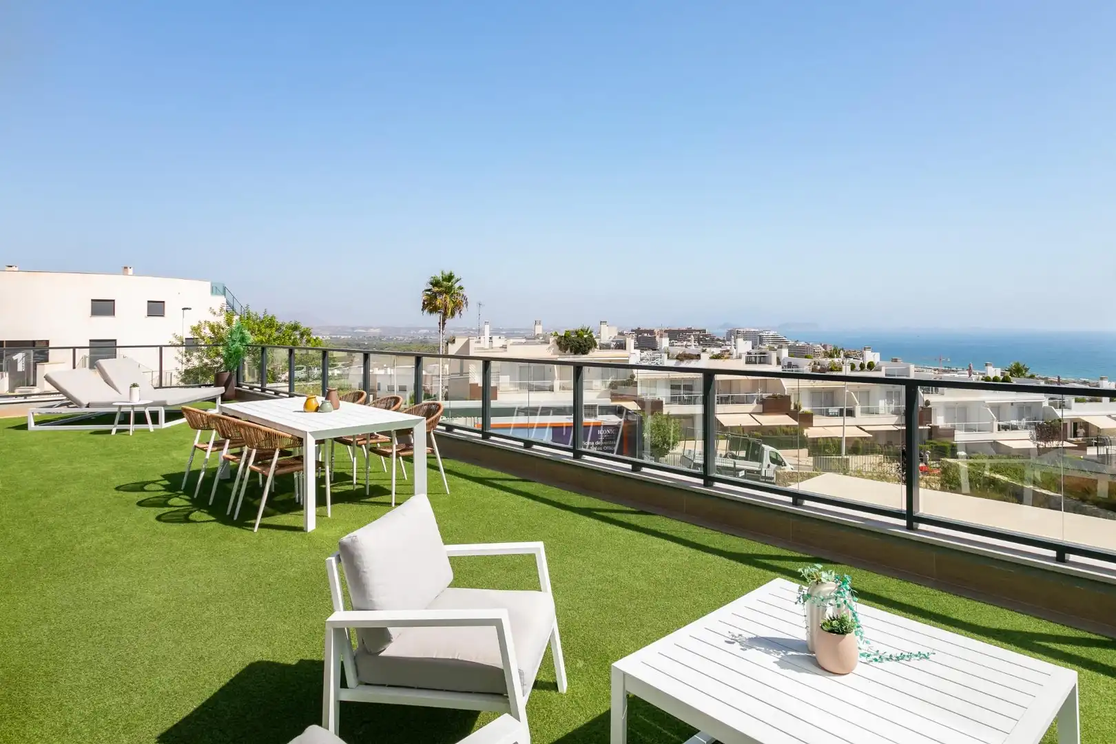 Terrasse von Erdgeschoss zum Verkauf in Santa Pola mit Klimaanlage, Heizung und Privatgarten