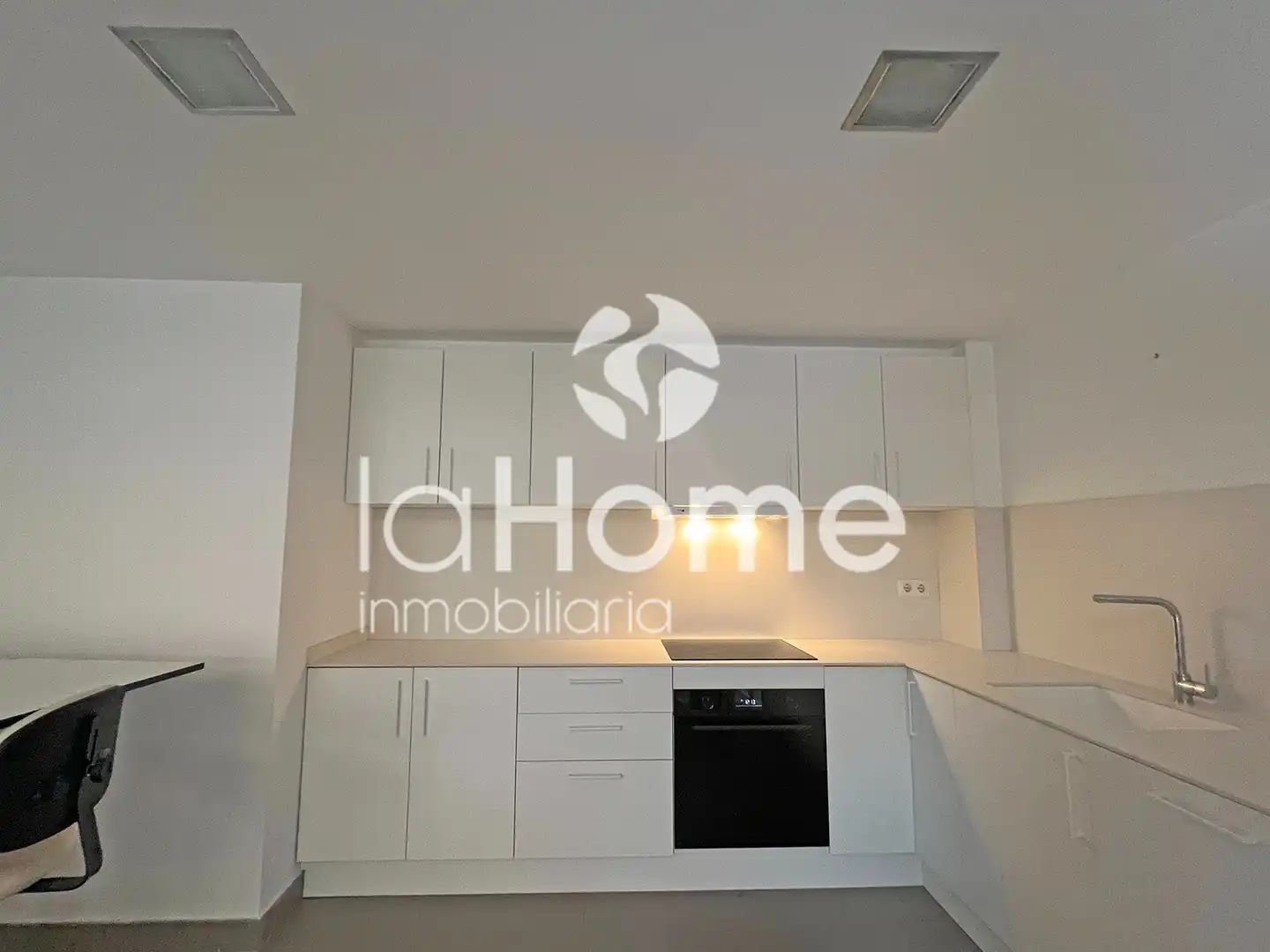 Kitchen of Apartments for rent in Paterna  with Air Conditioner, Terrace and Furnished