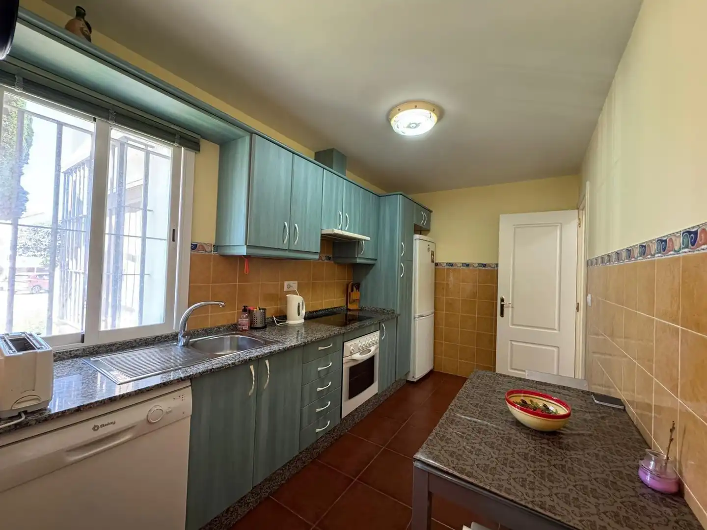 Cocina de Apartamento en venta en Rota con Aire acondicionado, Jardín privado y Terraza