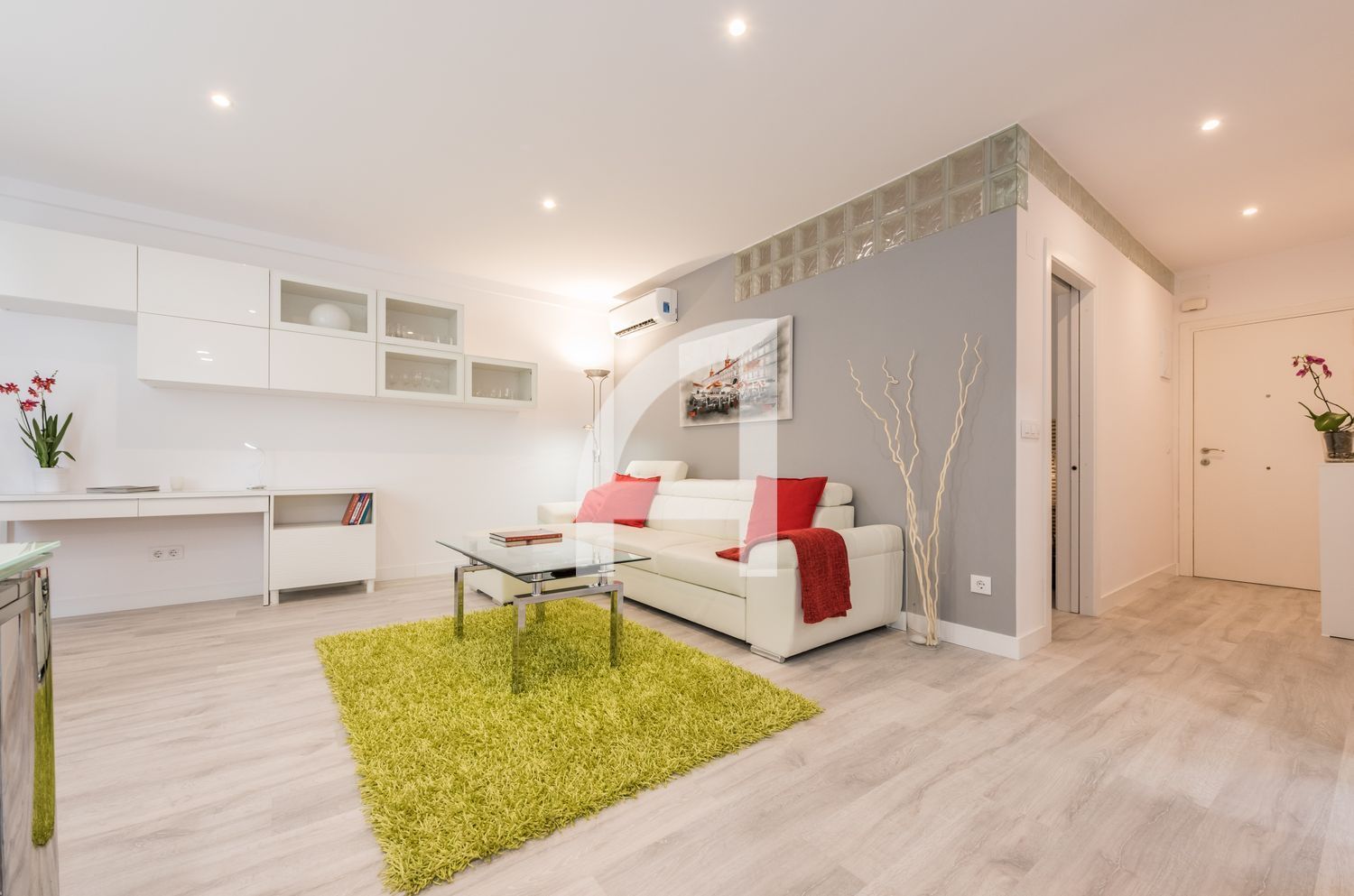 Living room of Flat for sale in  Madrid Capital  with Air Conditioner, Heating and Furnished