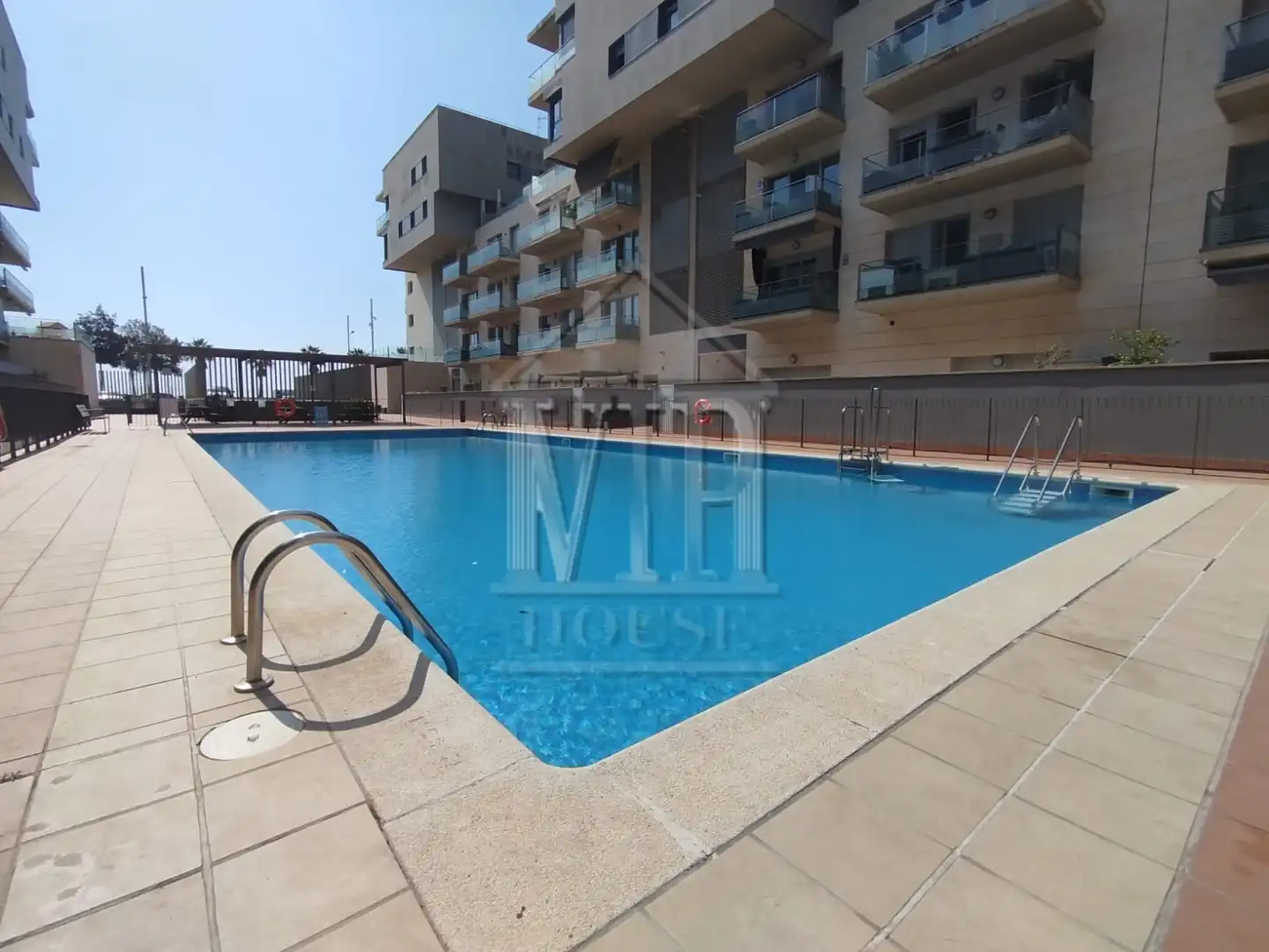 Swimming pool of Flat for sale in Badalona  with Air Conditioner, Heating and Furnished