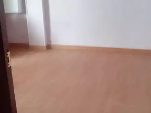 Dormitori de Pis en venda en Reus amb Parquet, Traster i Moblat