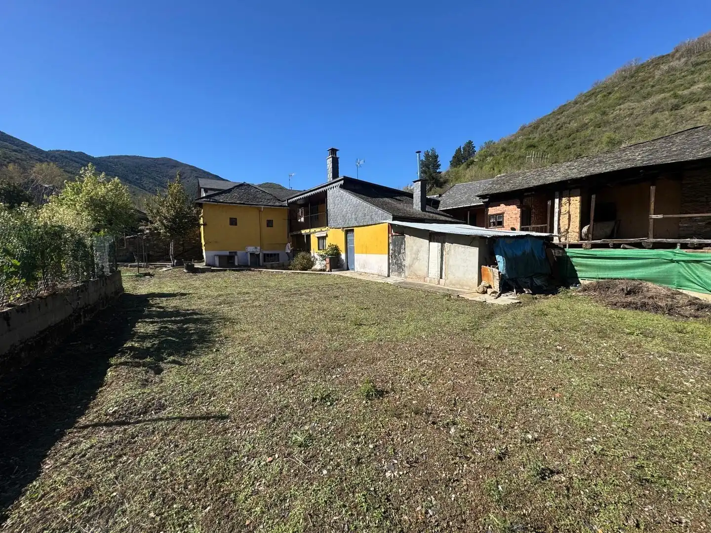 Country homes for sale in Ponferrada  with Private garden, Terrace and Balcony