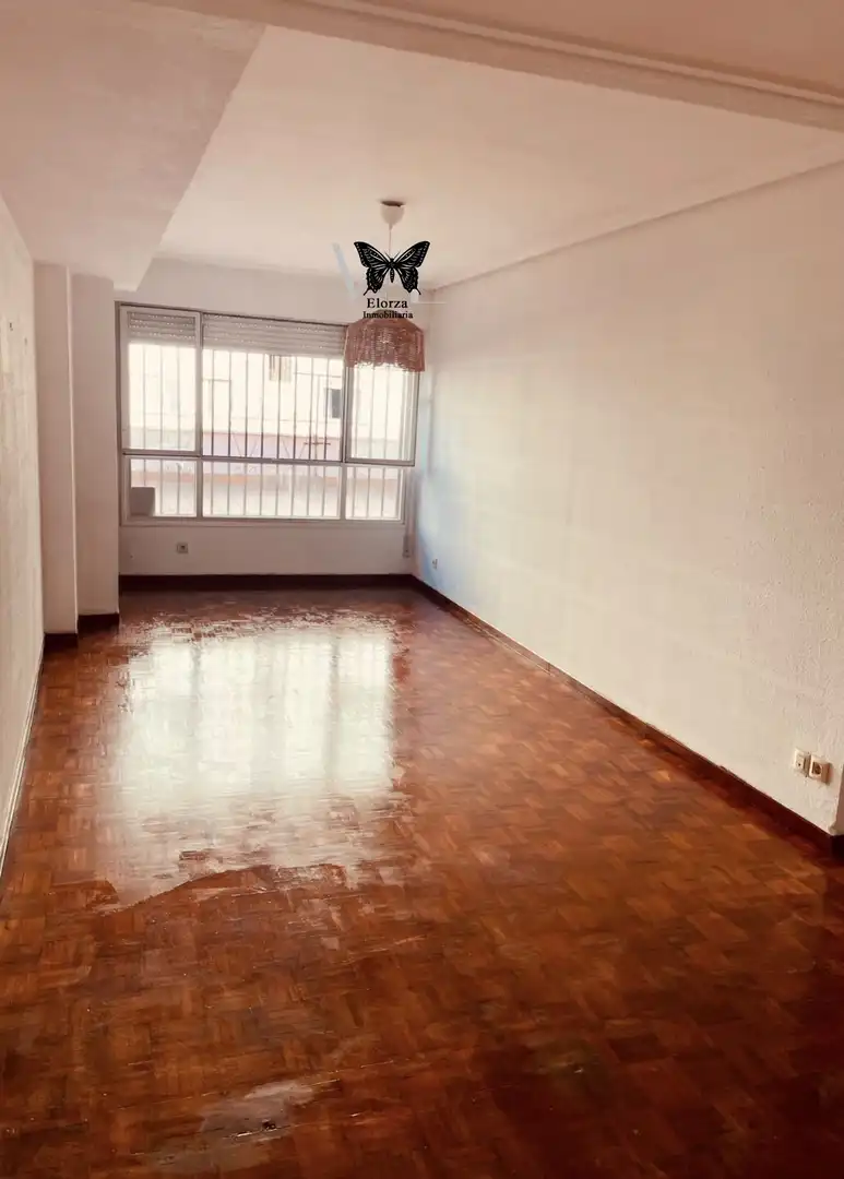 Sala de estar de Piso en venta en Mieres (Asturias) con Terraza y Trastero