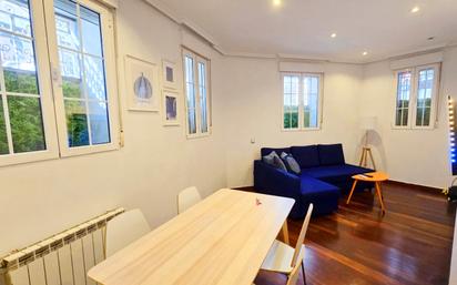 Living room of Flat for sale in  Madrid Capital  with Air Conditioner, Heating and Parquet flooring