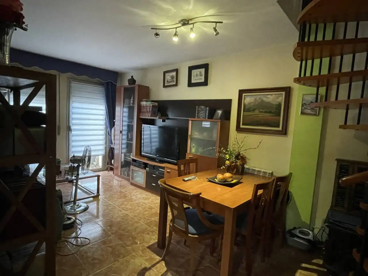 Sala de estar de Piso en venta en Olot con Calefacción, Terraza y Balcón