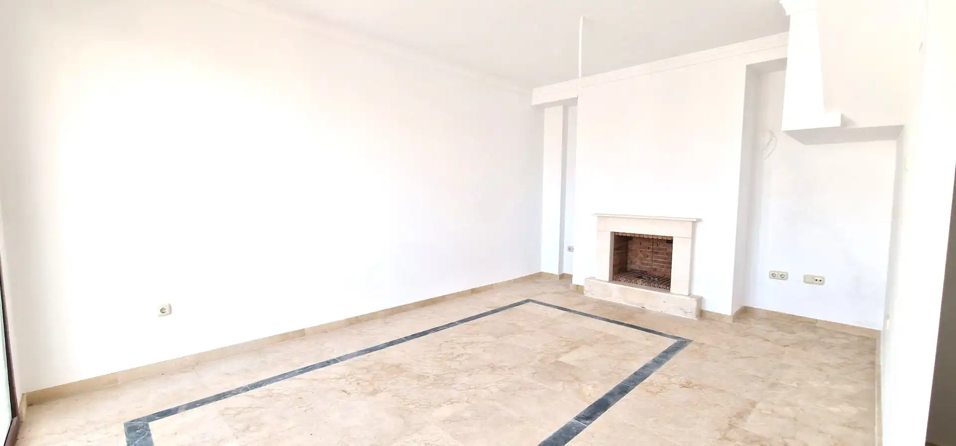 Einfamilien-Reihenhaus zum Verkauf in Cártama mit Privatgarten und Terrasse