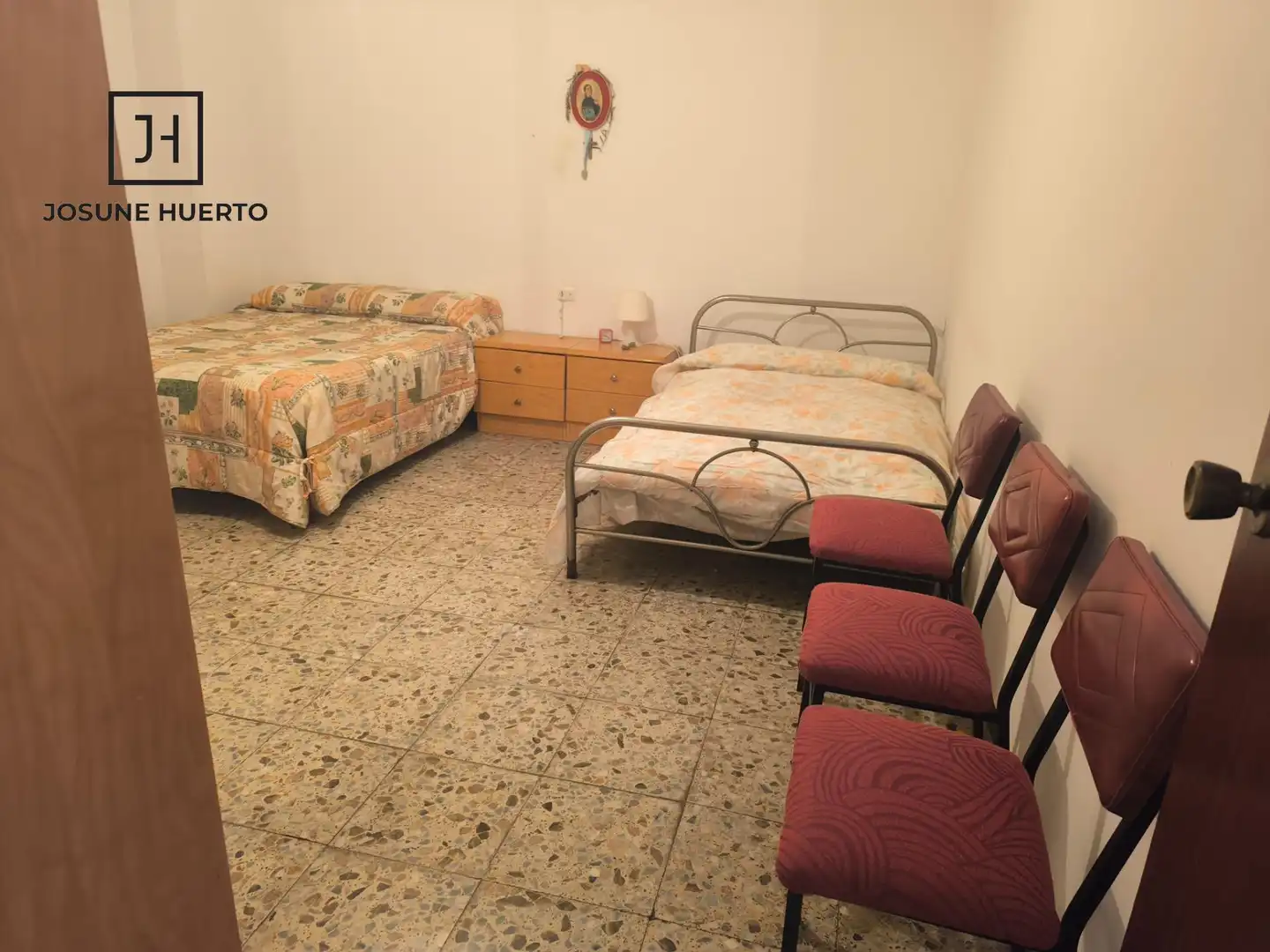 Dormitori de Finca rústica en venda en Esparragosa de la Serena amb Moblat