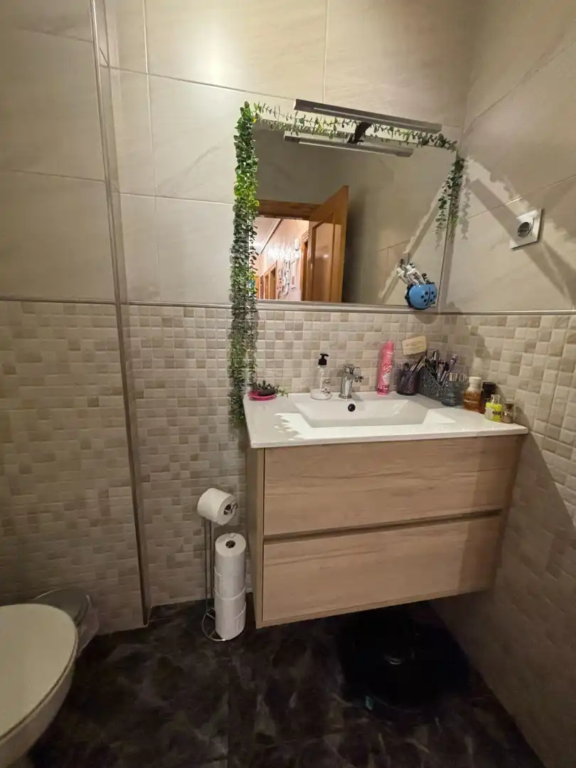 Casa adosada en venta en Calle MARIA DE ZAYAS-B SANTIAGO, 28, Miranda