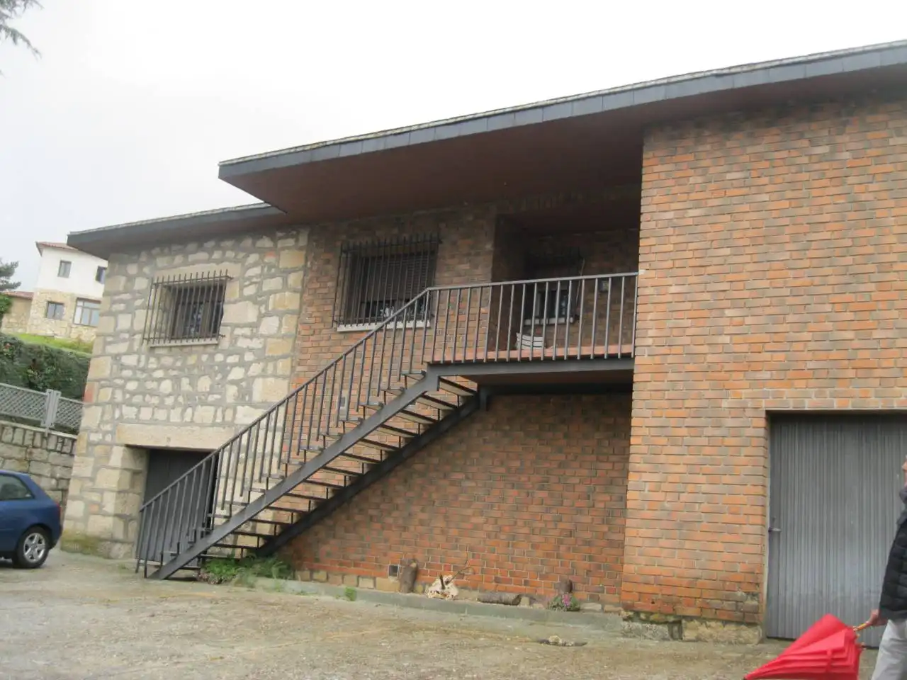 Vista exterior de Casa o xalet en venda en Manzanares El Real amb Calefacció, Jardí privat i Terrassa