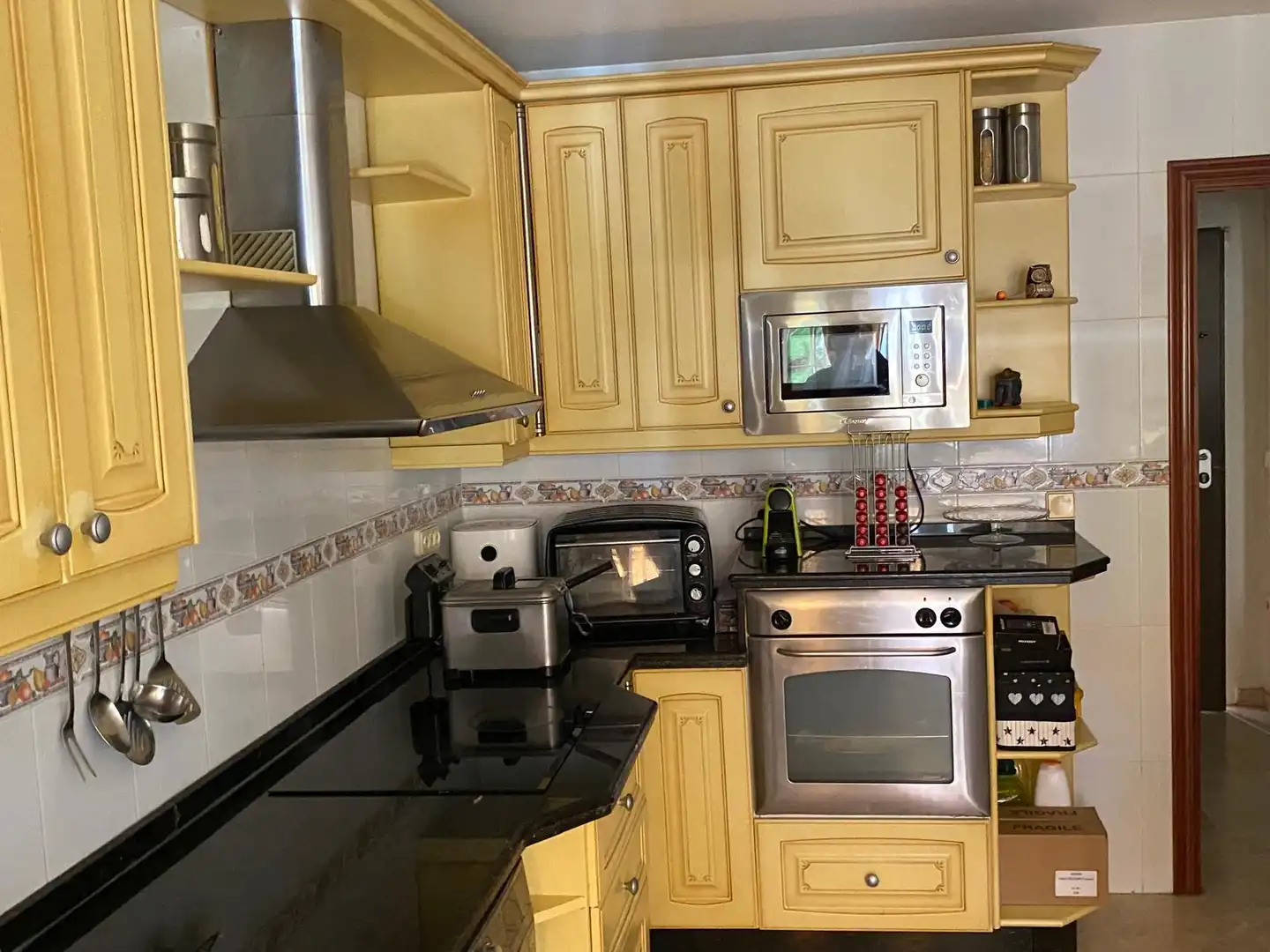 Cocina de Casa adosada en venta en Castilleja de Guzmán con Aire acondicionado, Terraza y Piscina