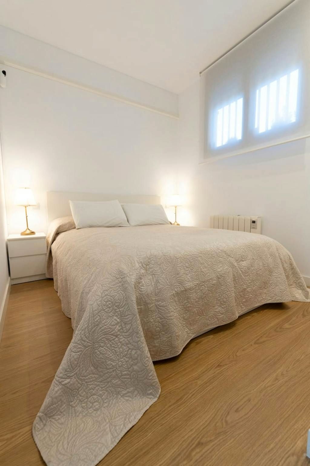 Bedroom of Flat to rent in  Madrid Capital  with Air Conditioner, Furnished and TV