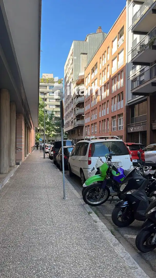 Penthouse with lift for sale in Eixample Nord, imagen 2
