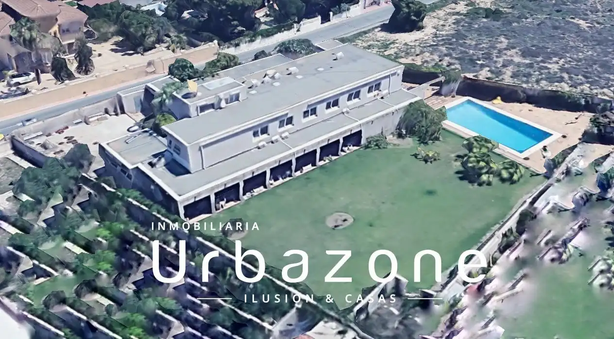 Casa con piscina en venta en Sol y Luz