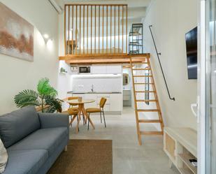 Living room of Flat to rent in  Barcelona Capital  with Air Conditioner, Heating and Furnished