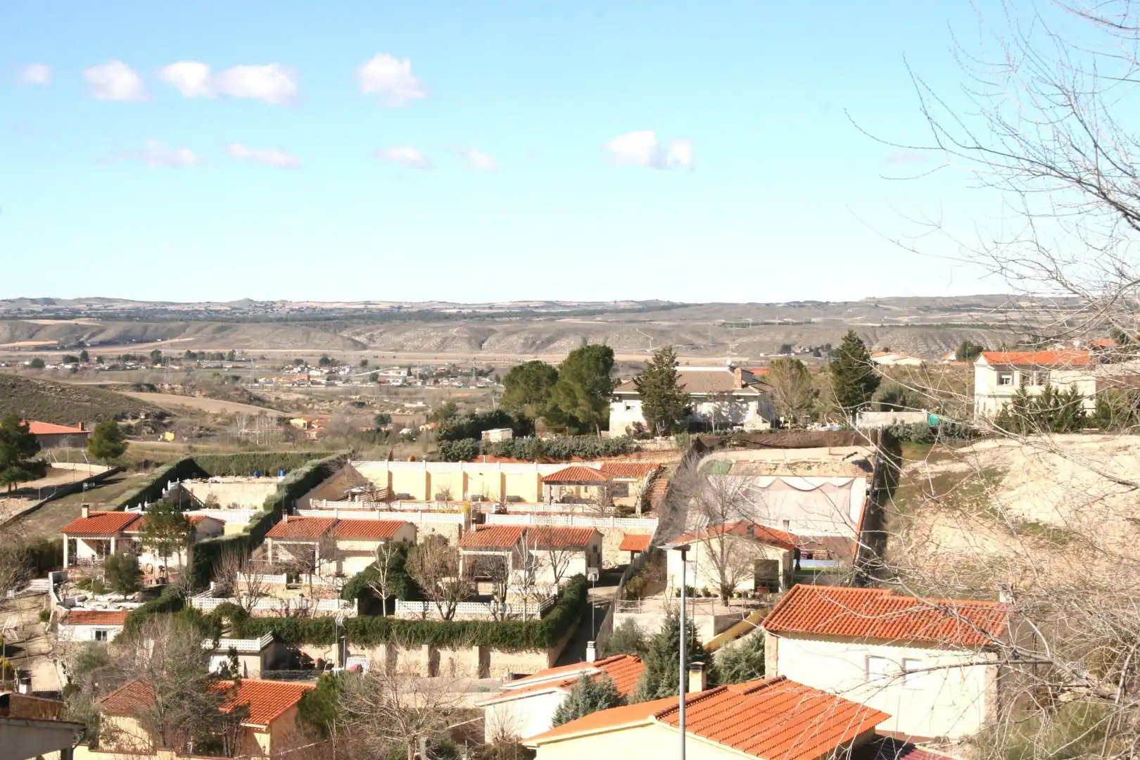 Vista exterior de Casa o xalet en venda en Barajas de Melo amb Aire condicionat, Calefacció i Jardí privat