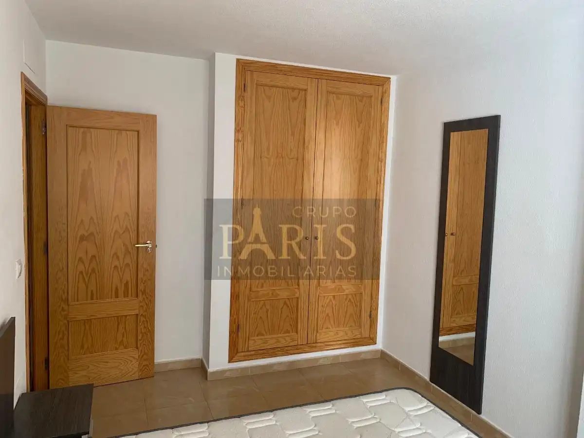 Habitación de Piso de alquiler en La Unión con Trastero y Amueblado