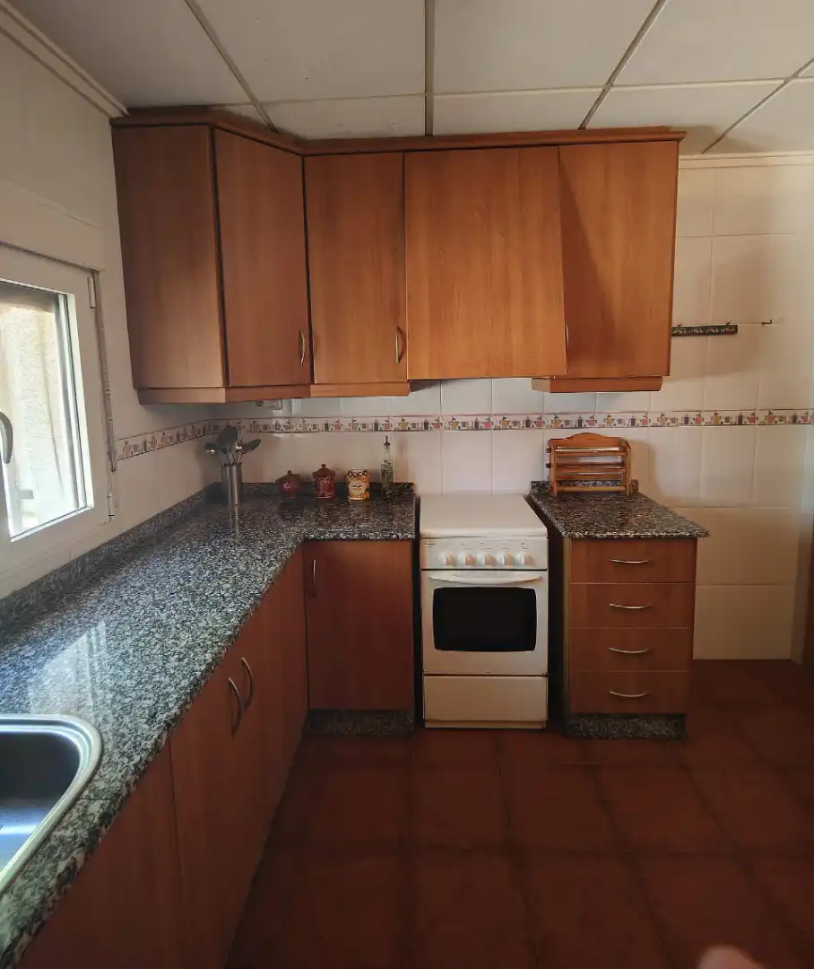 Cuina de Casa o xalet en venda en Yecla amb Jardí privat, Terrassa i Piscina