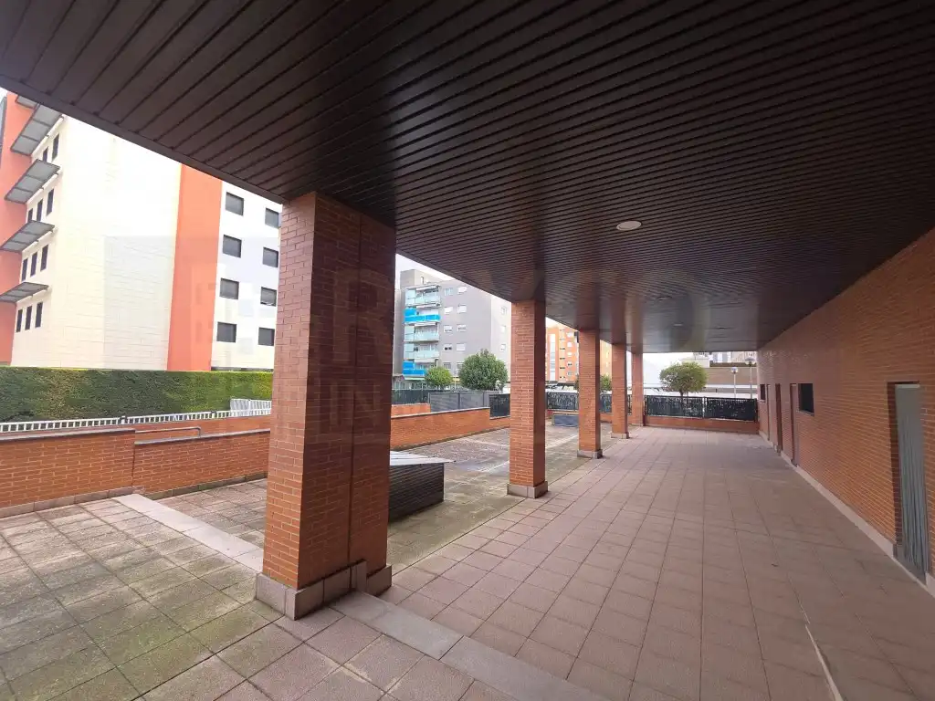 Terrasse von Wohnungen zum Verkauf in  Logroño mit Heizung, Terrasse und Schwimmbad