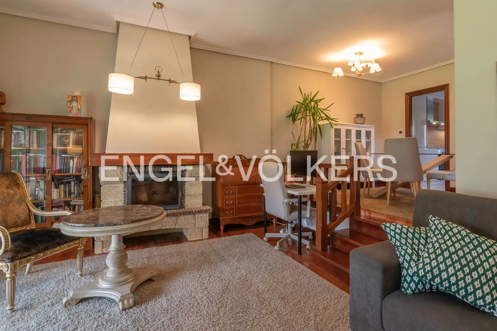 Wohnzimmer von Einfamilien-Reihenhaus zum Verkauf in Gamiz-Fika mit Heizung, Privatgarten und Terrasse