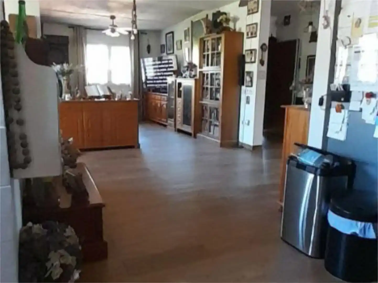 Flat for sale in Llombai  with Air Conditioner, Private garden and Storage room