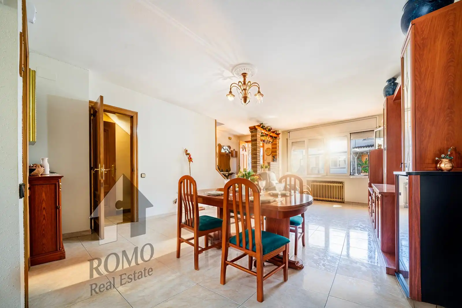 Comedor de Casa adosada en venta en Santa Perpètua de Mogoda con Calefacción y Trastero