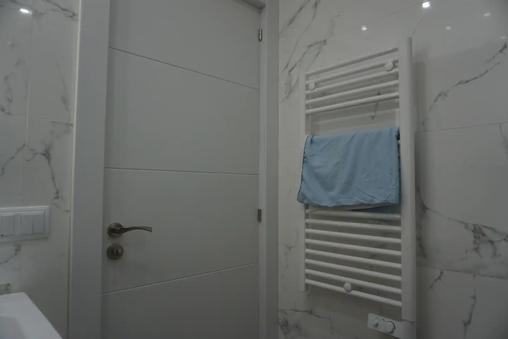 Bany de Apartament de lloguer en Madrid amb Calefacció i Moblat