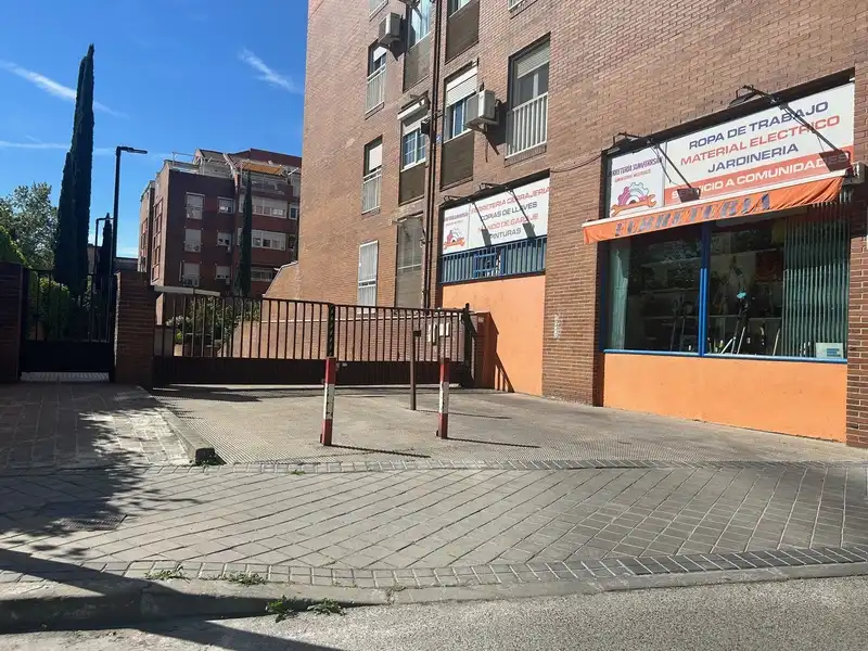 Garaje en venta en Las Águilas