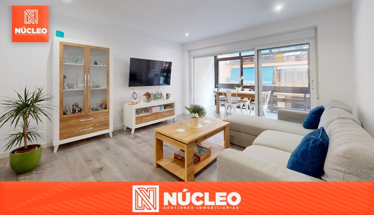 Sala d'estar de Pis en venda en El Campello amb Aire condicionat, Jardí privat i Terrassa