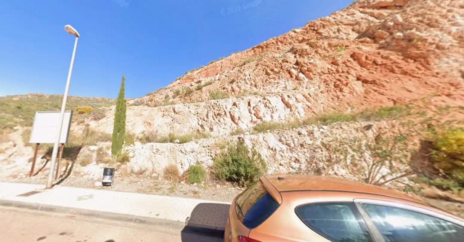 Terreno residencial en venta en Calle las Encinas 61