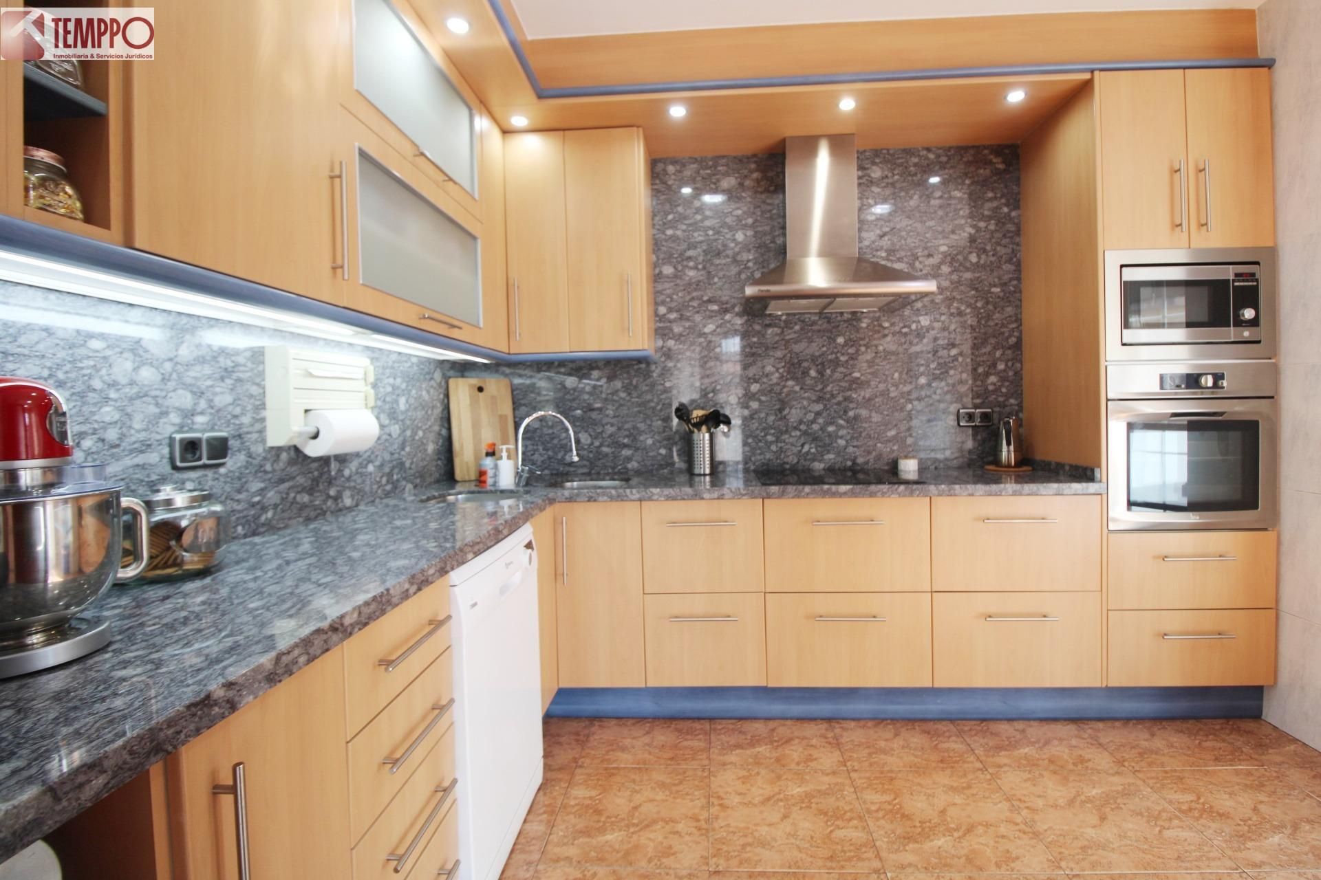 Cuina de Pis en venda en El Vendrell amb Calefacció, Terrassa i Balcó