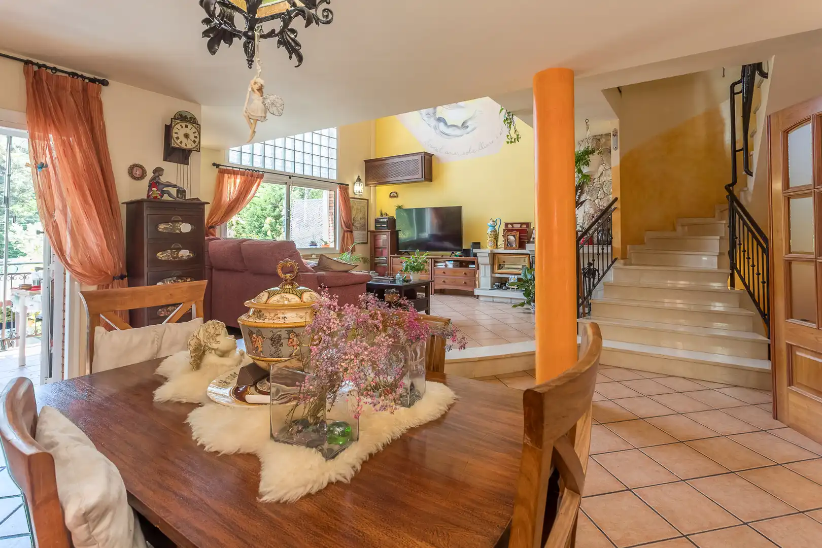 Sala de estar de Casa o chalet en venta en Gavà con Calefacción, Piscina y Horno