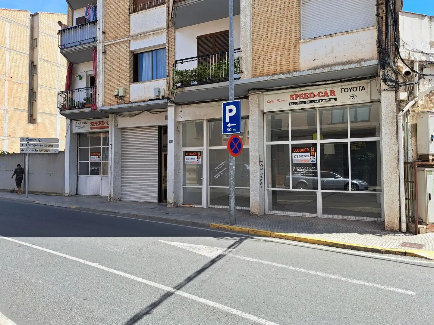Locale commerciale in affitto a L-200