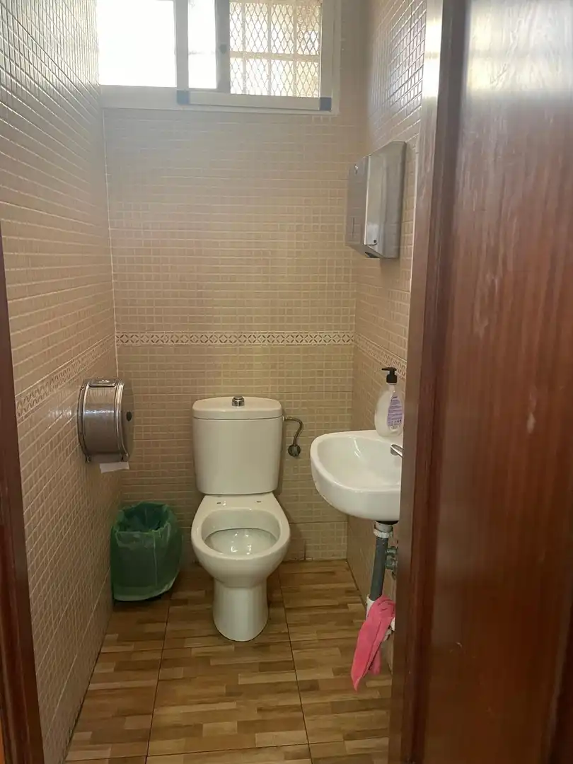 Badezimmer von Geschaftsraum zum Verkauf in Puerto Real
