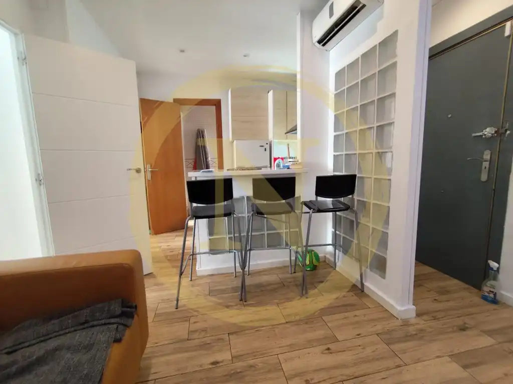 Piso en venta en Carrer de Pujós, Collblanc