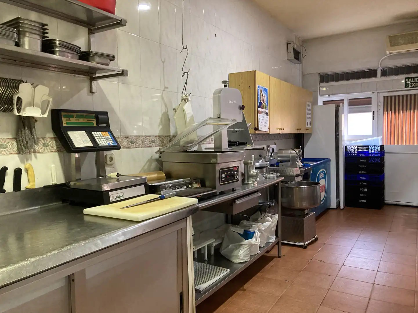 Kitchen of Commercial properties for rent in Torrent  with Air Conditioner