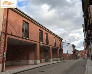 Vista exterior de Edifici en venda en Tudela de Duero