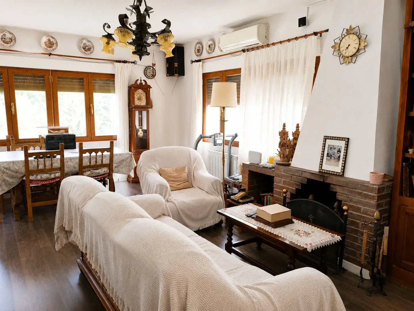 Sala de estar de Casa o chalet en venta en Perales de Tajuña con Jardín privado, Piscina y Alarma