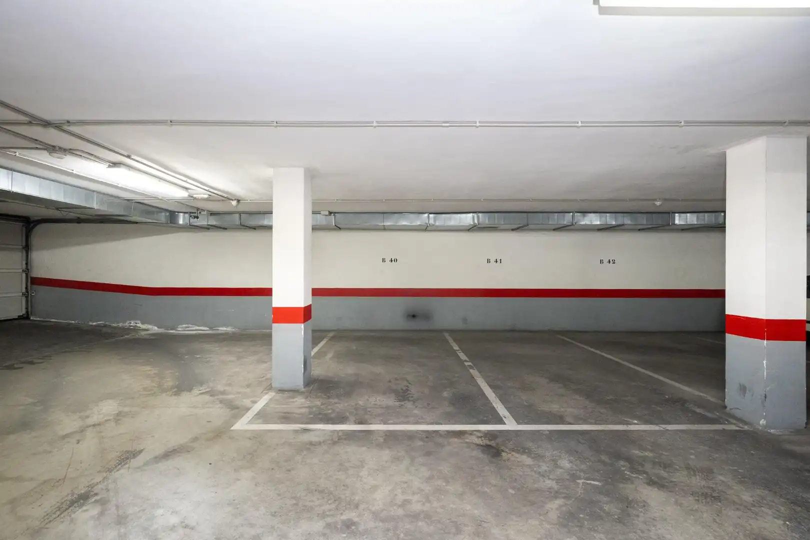 Parking de Piso en venta en Granada con Jardín privado, Terraza y Amueblado