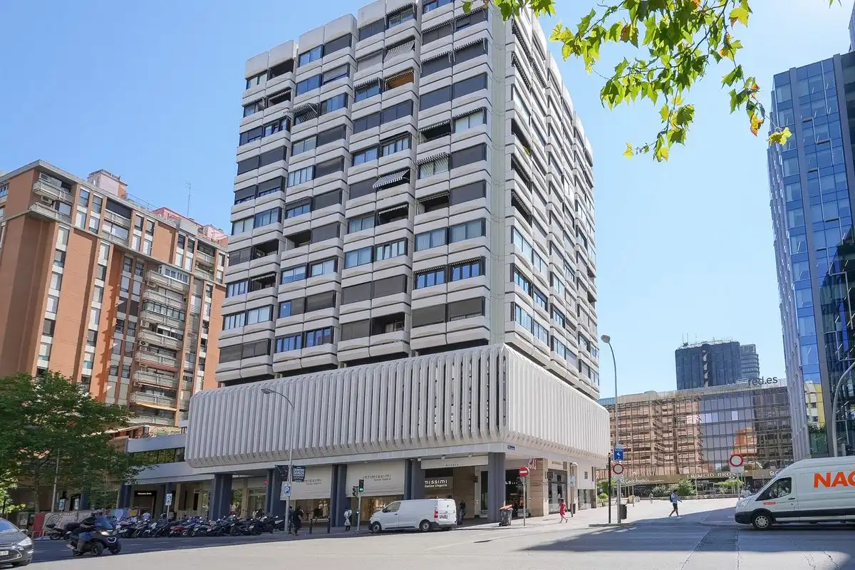 Vista exterior de Pis en venda en Madrid amb Aire condicionat i Calefacció