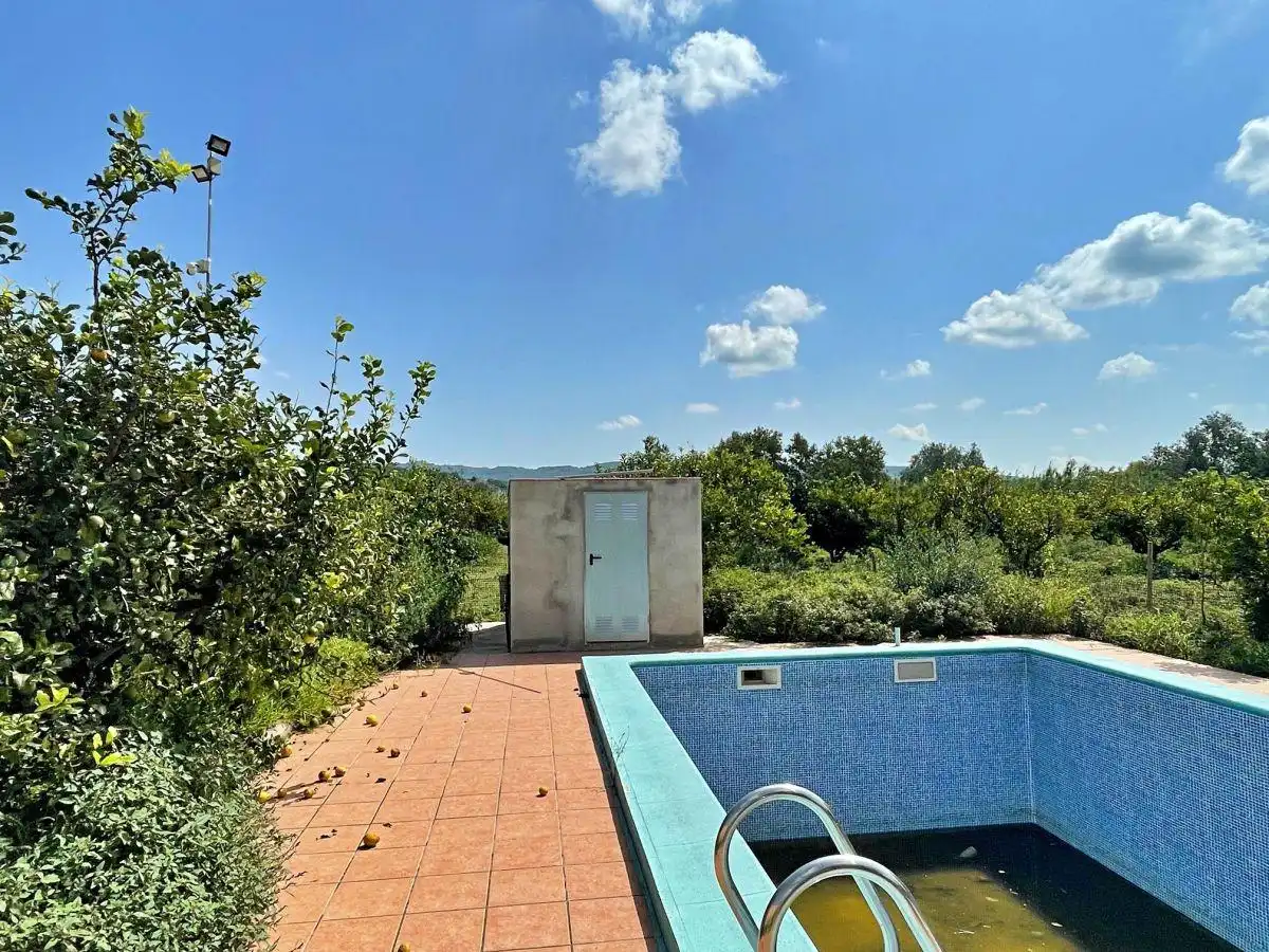 Schwimmbecken von Country house zum Verkauf in Tortosa mit Klimaanlage, Heizung und Privatgarten
