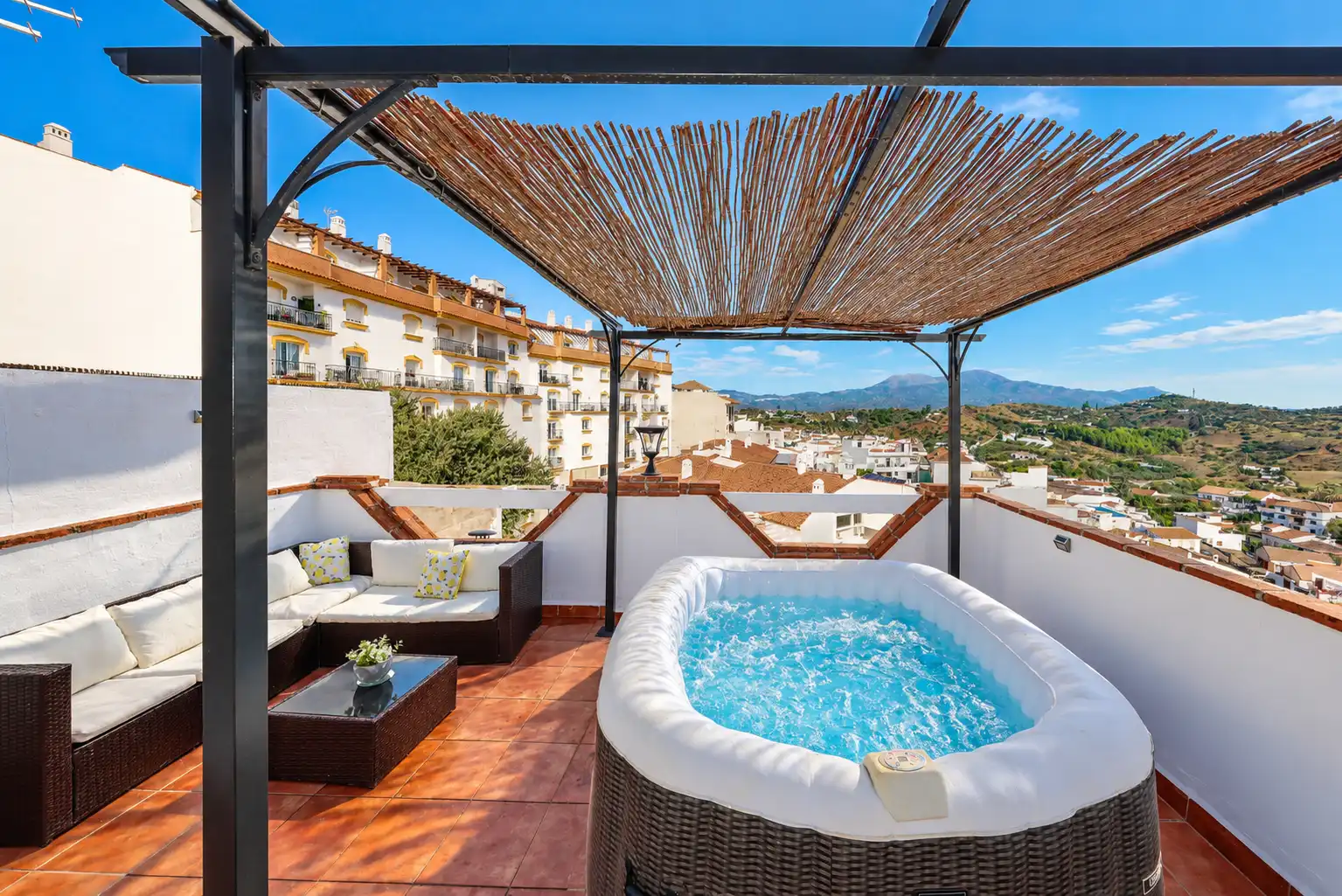 Terraza de Casa adosada en venta en Guaro con Aire acondicionado