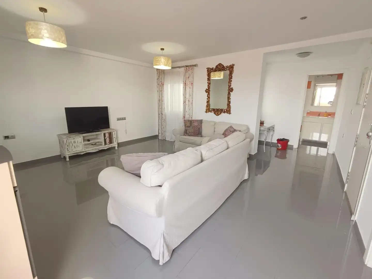 Wohnzimmer von Dachboden zum Verkauf in Levante
