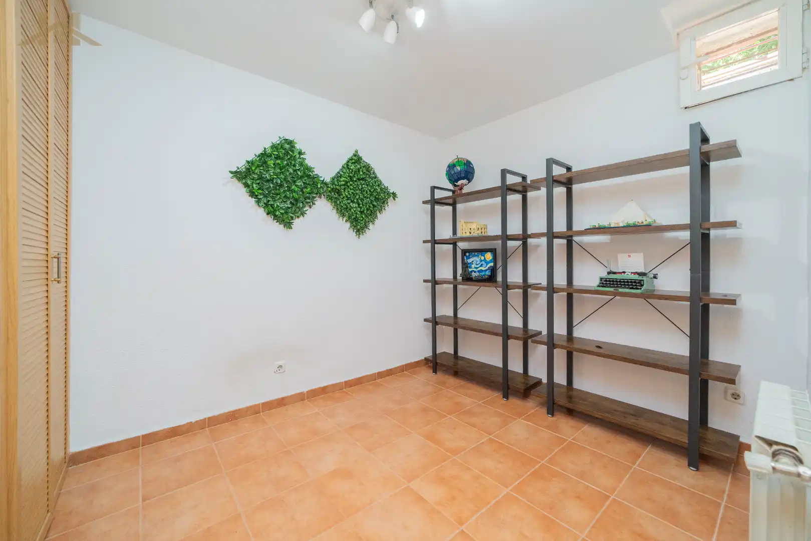 Einfamilien-Reihenhaus zum Verkauf in Boadilla del Monte mit Heizung, Privatgarten und Abstellraum