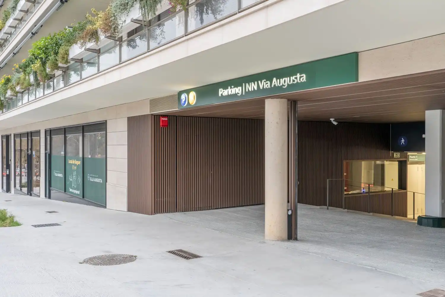 Aparcament de Pis de lloguer en Barcelona amb Aire condicionat, Calefacció i Jardí privat