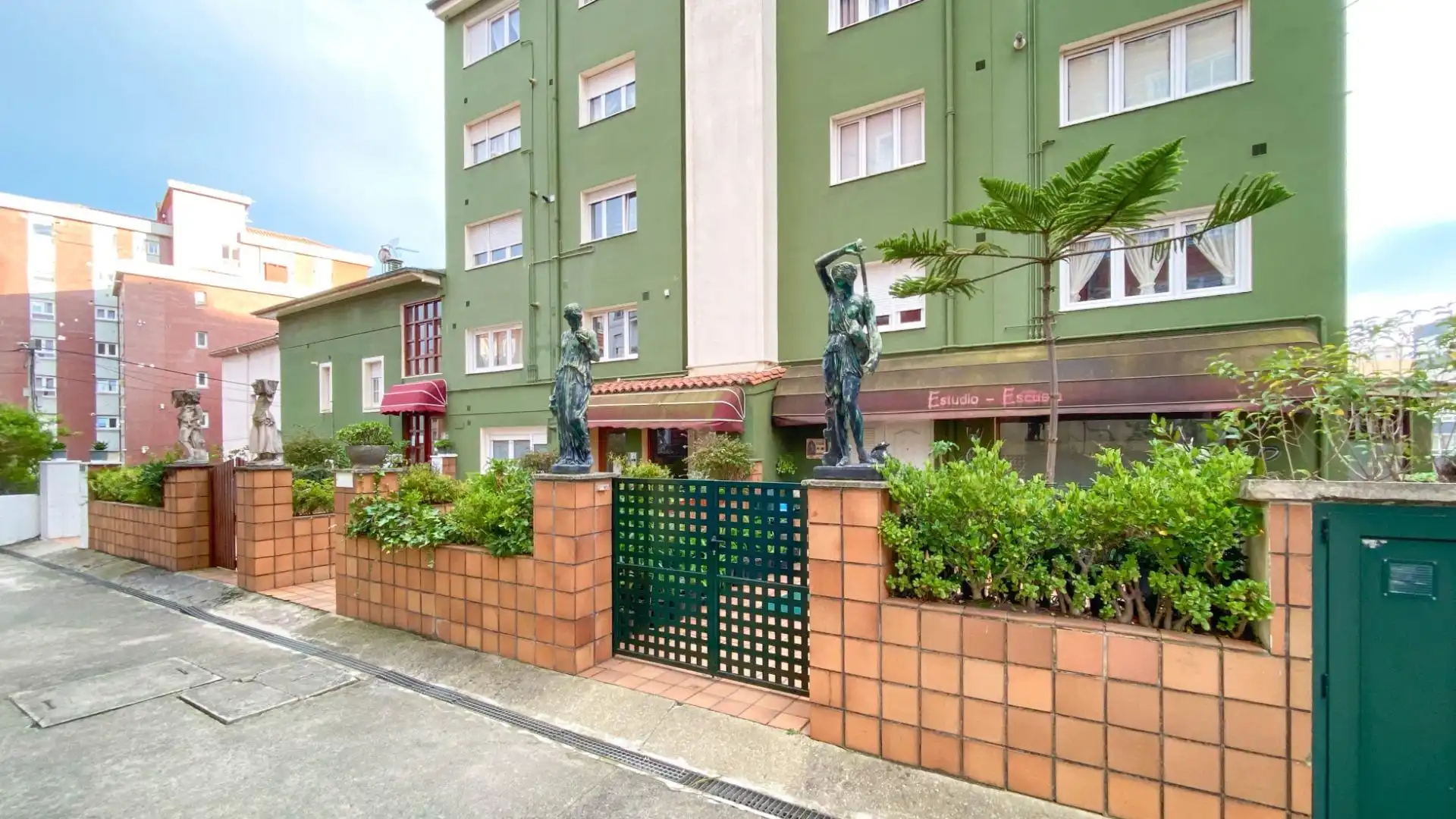 Außenansicht von Erdgeschoss zur Miete in Santander mit Heizung, Terrasse und Möbliert