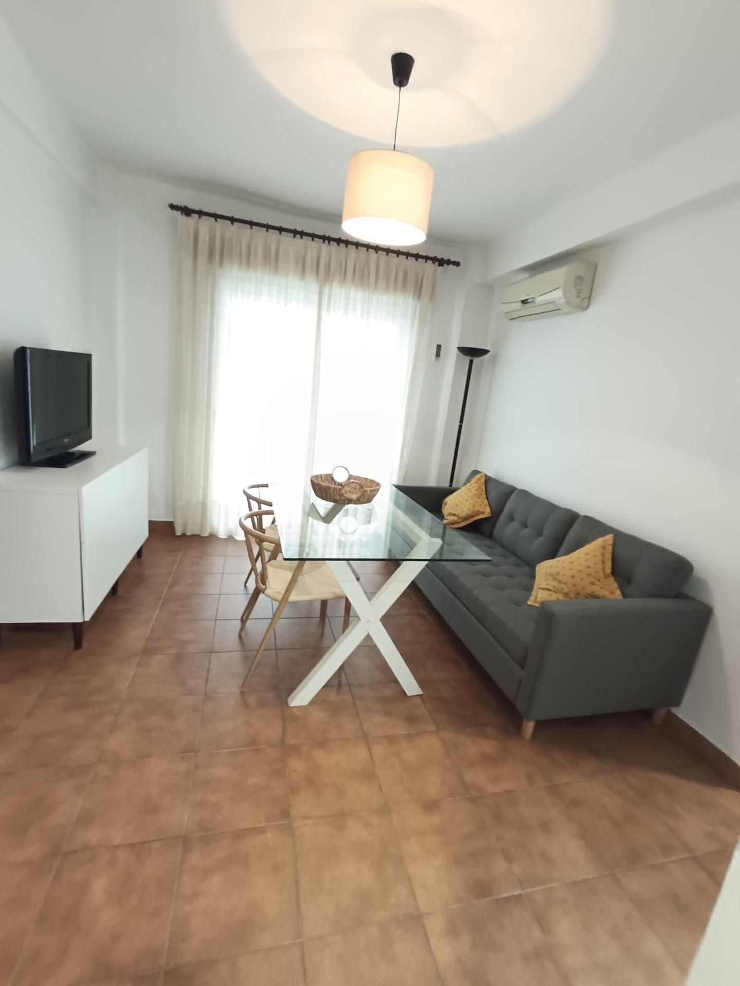 Sala de estar de Piso de alquiler en  Córdoba Capital con Aire acondicionado, Terraza y Amueblado